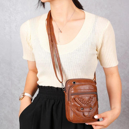 Cassandra’s Sleek Companion | Crossbody Bag Joan's Bags