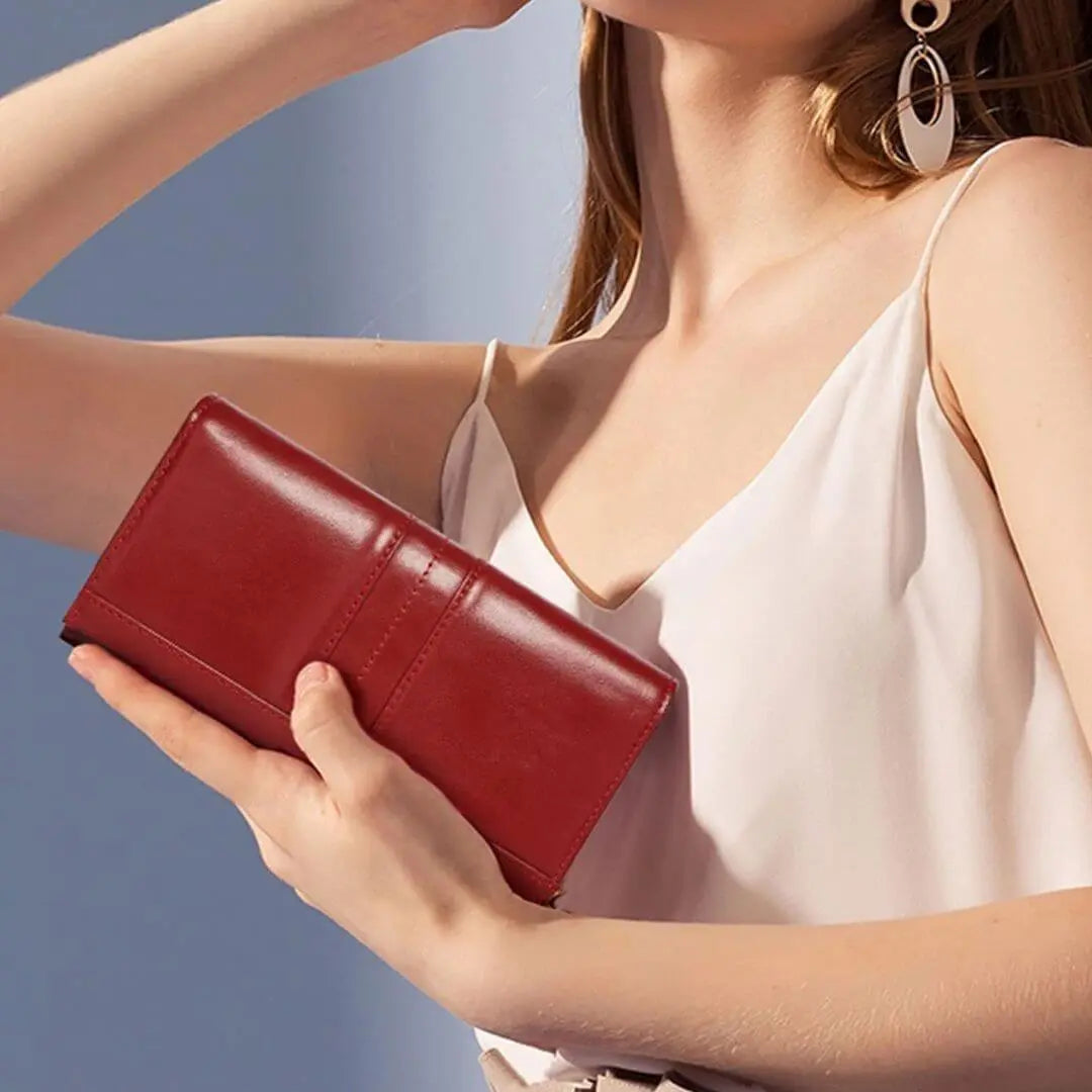 Sydney’s Sleek Keeper | Wallet Joan's Bags