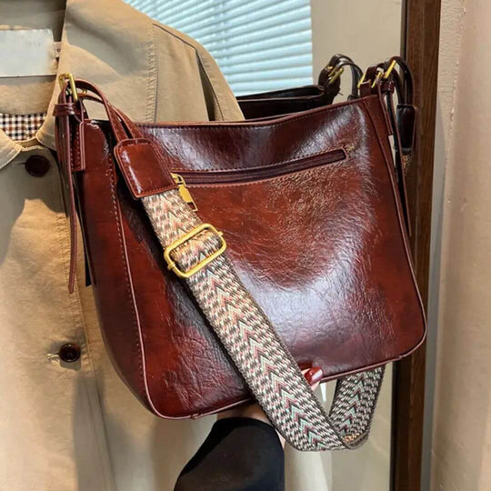 Emily’s Effortless Carry | Shoulder Bag - Joan's Bags