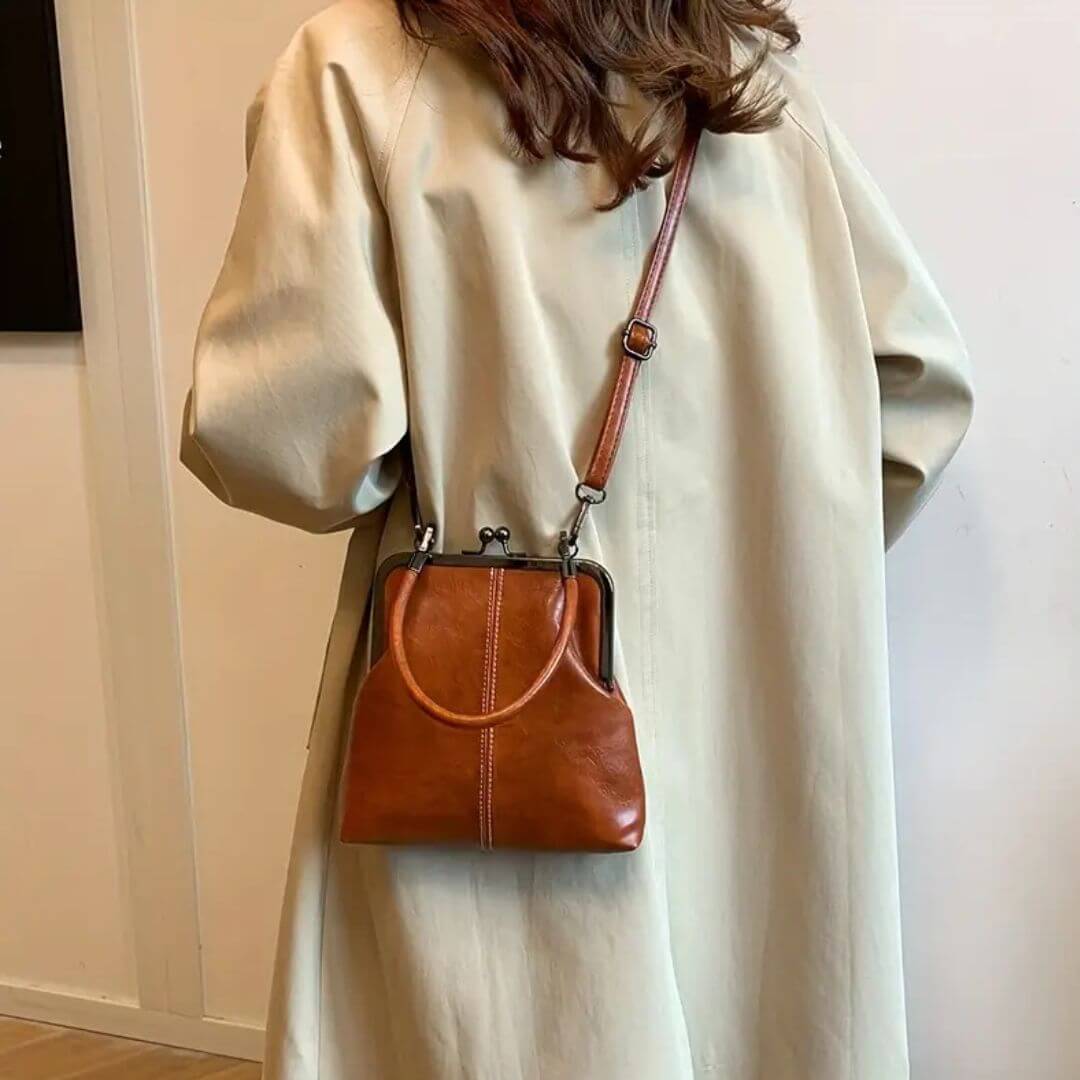 Amelia’s Timeless Kiss Lock | Vintage Handbag - Joan's Bags